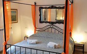 Love Mirrors And Flowers - Affitti Brevi Italia