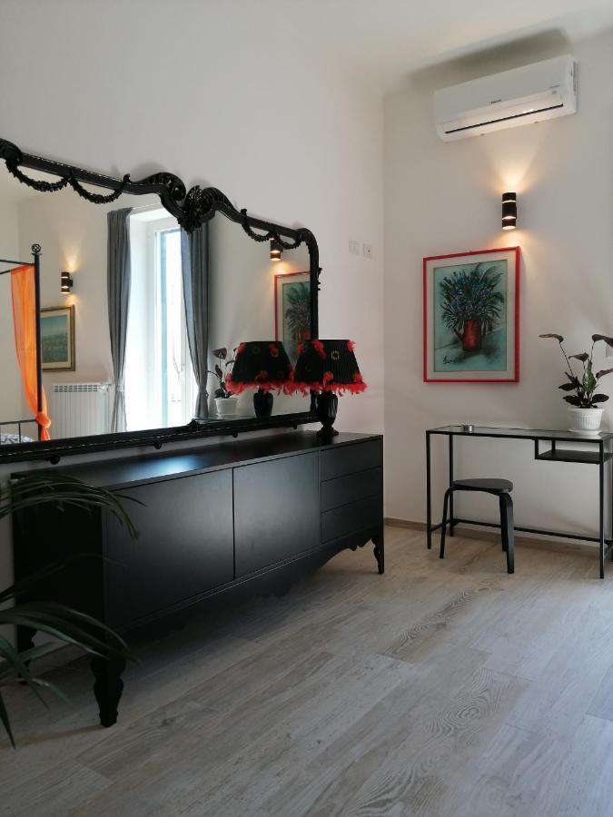 Appartamento Love Mirrors And Flowers - Affitti Brevi Italia Bari Esterno foto