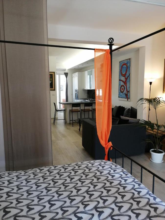Appartamento Love Mirrors And Flowers - Affitti Brevi Italia Bari Esterno foto